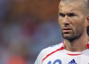 PG游戏下载-王皓破纪录之夜，英格兰队险胜中国队背后的足球哲学