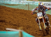 PG世界杯2026-红牛车队横扫红牛二队，汉密尔顿关键制胜—一场策略与勇气的双重胜利