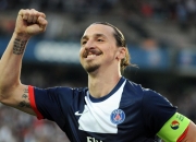 PG平台-当布克化身撕裂空间的利刃，开拓者与雄鹿之战中的压制级统治美学