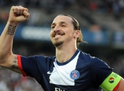 PG平台-当布克化身撕裂空间的利刃，开拓者与雄鹿之战中的压制级统治美学