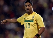 PG游戏APP-绝境中的雷霆一击，保罗末节爆发，深圳队决胜局力擒奇才