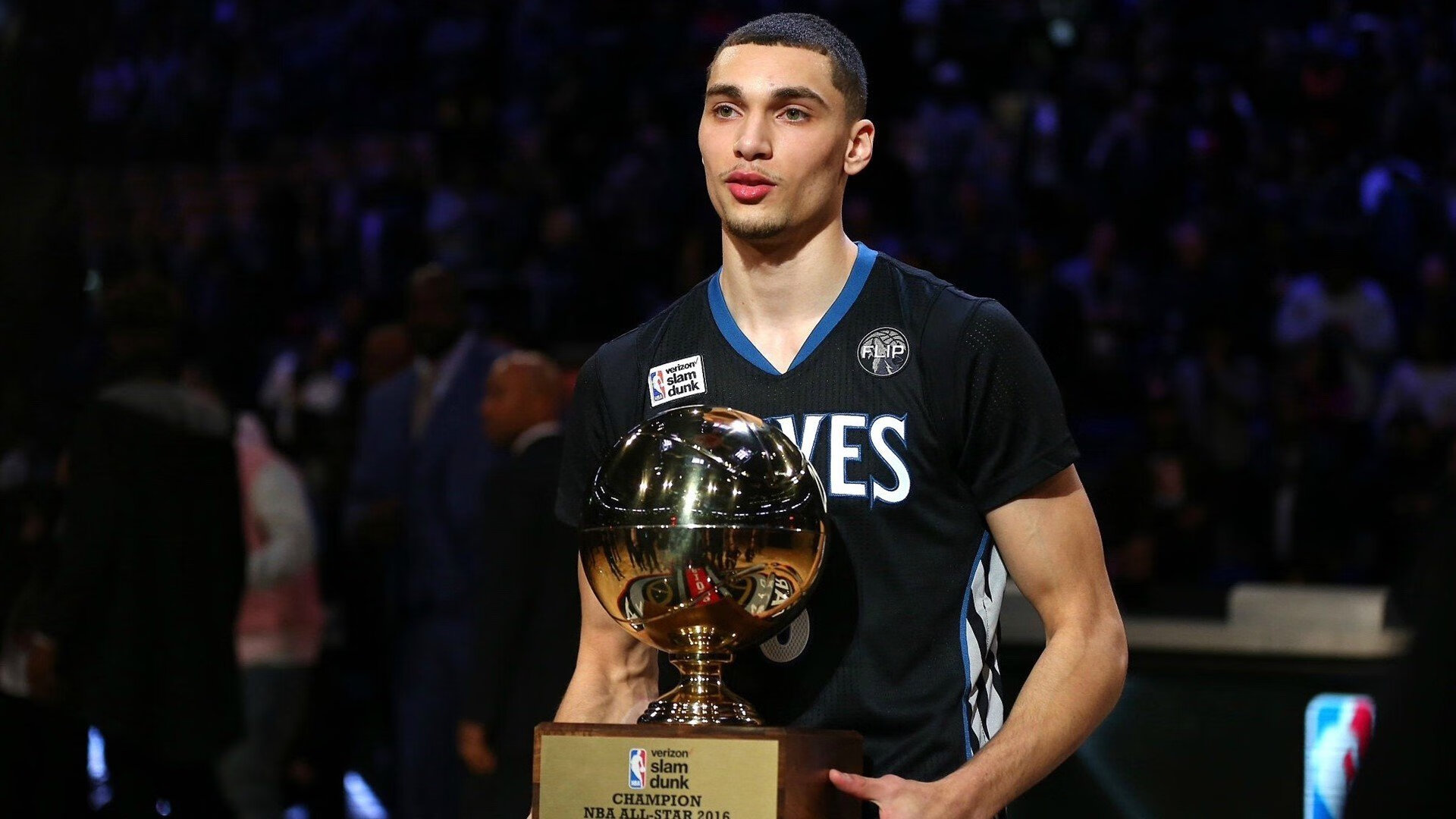 英格拉姆爆发破联防，北京队全面压制热火展团队篮球精髓