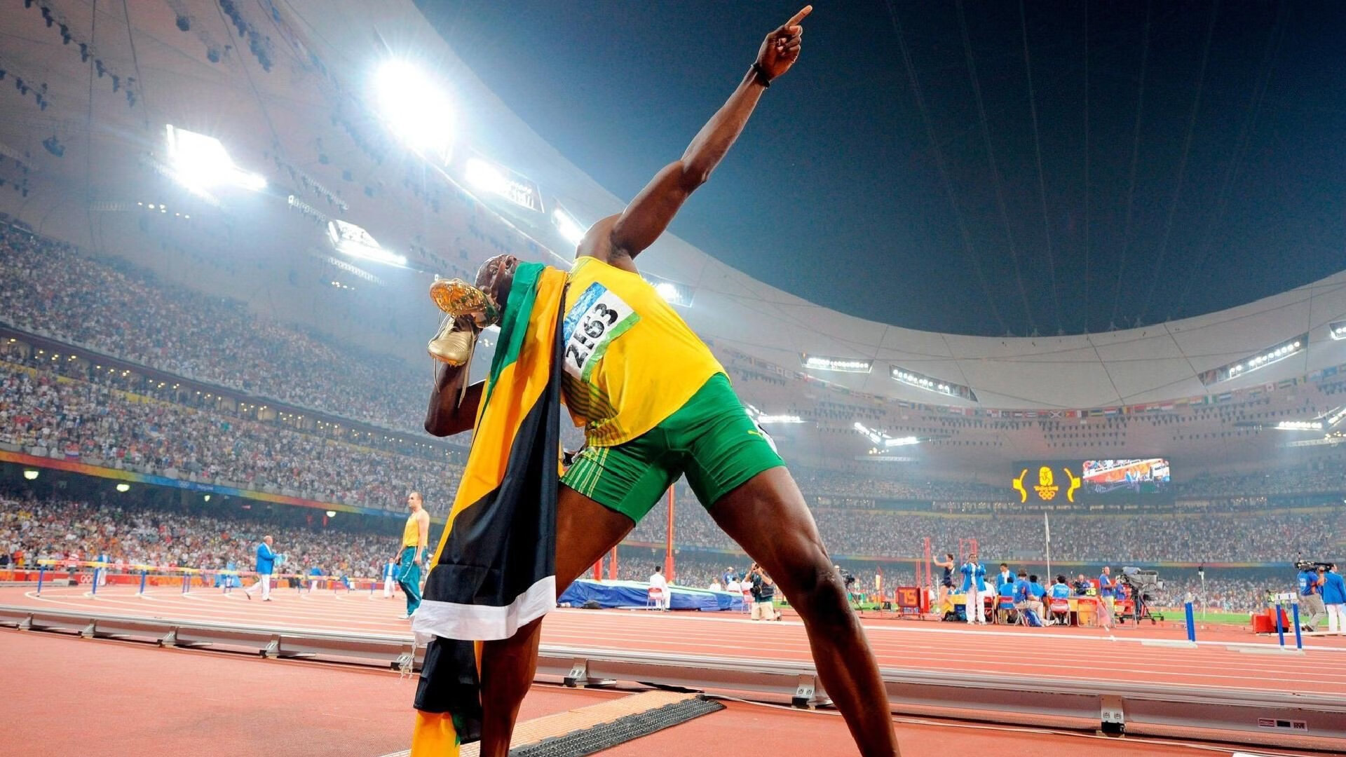 这是一个非常具有戏剧张力的关键词组合。为了体现唯一性，我们可以从角色反转和情感共鸣两个角度切入